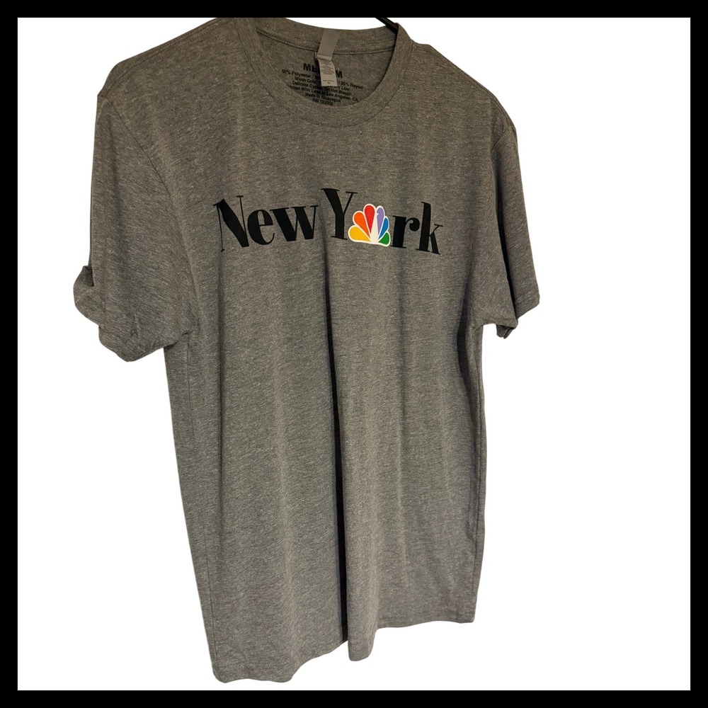 NWOT NBC New York Rainbow Logo T-Shirt Next Level Apparel Mens Medium Gray